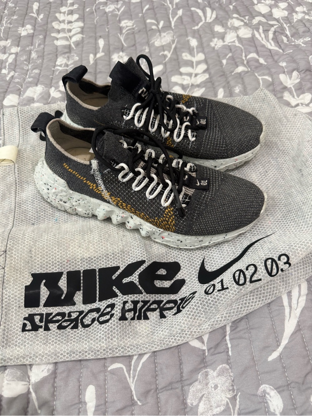 Nike Black and Gold Men's Knit Sneakers - Picture 2 of 4